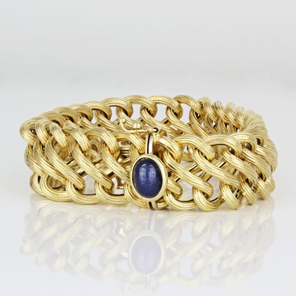 Vintage 18k Yellow Gold Infinity Weave Blue Sapphire Cabochon Clasp Bracelet